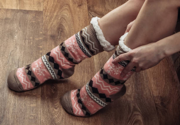 Understanding the Difference: Natural Blown Cotton vs Cashmere in Nordic Socks